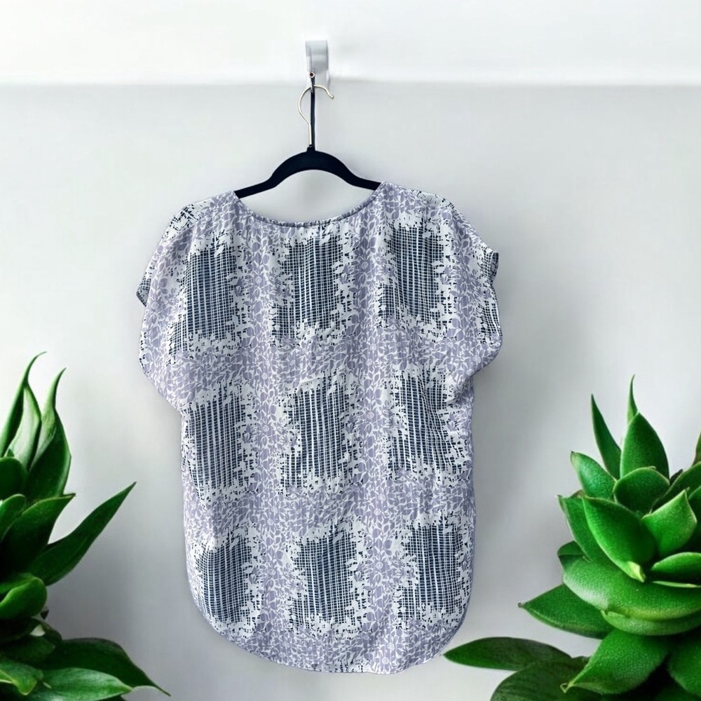 Cabi Floral Seni Sheer Blouse Oversized Medium will fit a large - Picture 2 of 2